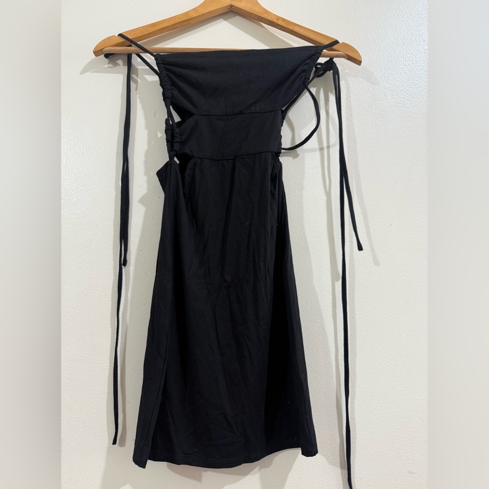 h:ours Black Strapless Tie Detail Dress